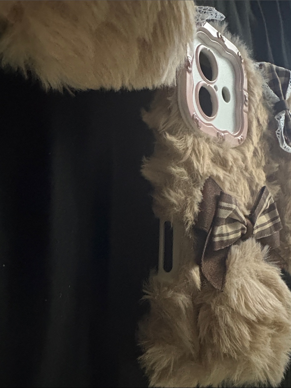 Furry Rabbit iPhone 17 phone case - Picture 5 of 8